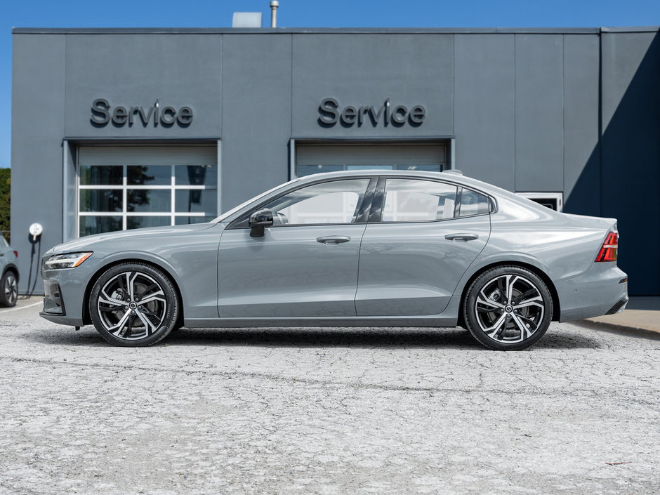 2024 Volvo S60 B5 AWD Plus Dark Theme-2
