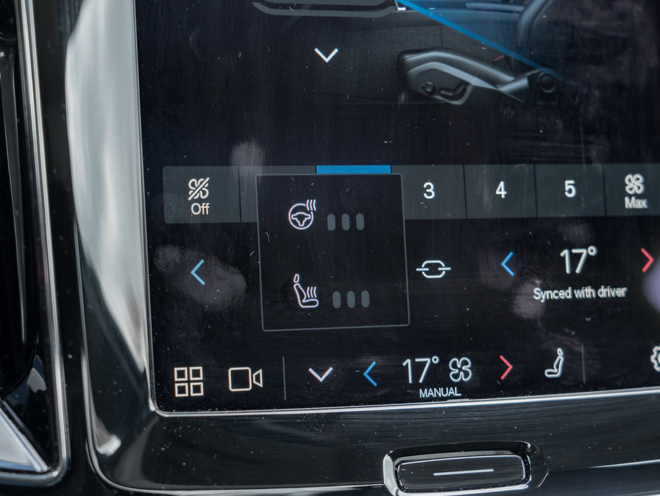 2024 Volvo S60 B5 AWD Plus Dark Theme-17