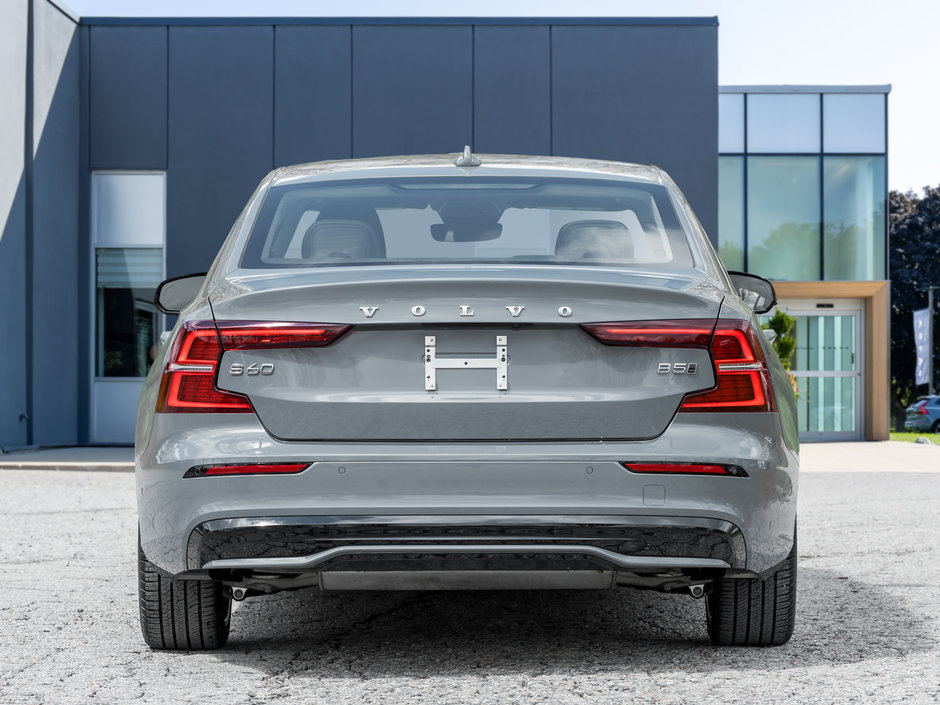 Volvo S60 B5 AWD Plus Dark Theme 2024-5