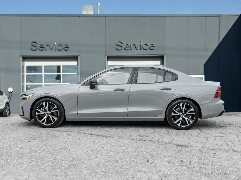 Volvo S60 B5 AWD Plus Dark Theme  CPO  LOW MILEAGE 2024-2