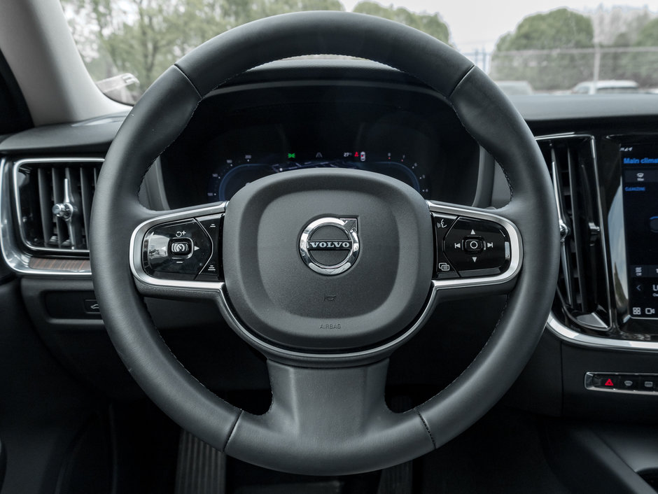 Volvo S60 B5 AWD Plus Dark Theme  CPO  LOW MILEAGE 2024-7