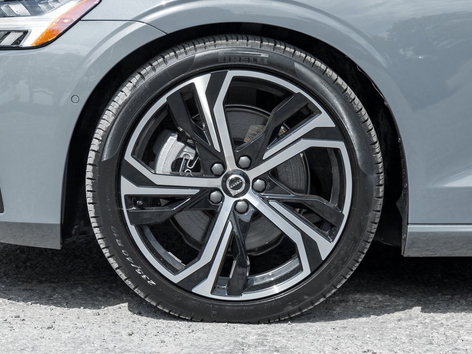 2024 Volvo S60 B5 AWD Plus Dark Theme  19ALLOY WHEEL  CPO-3