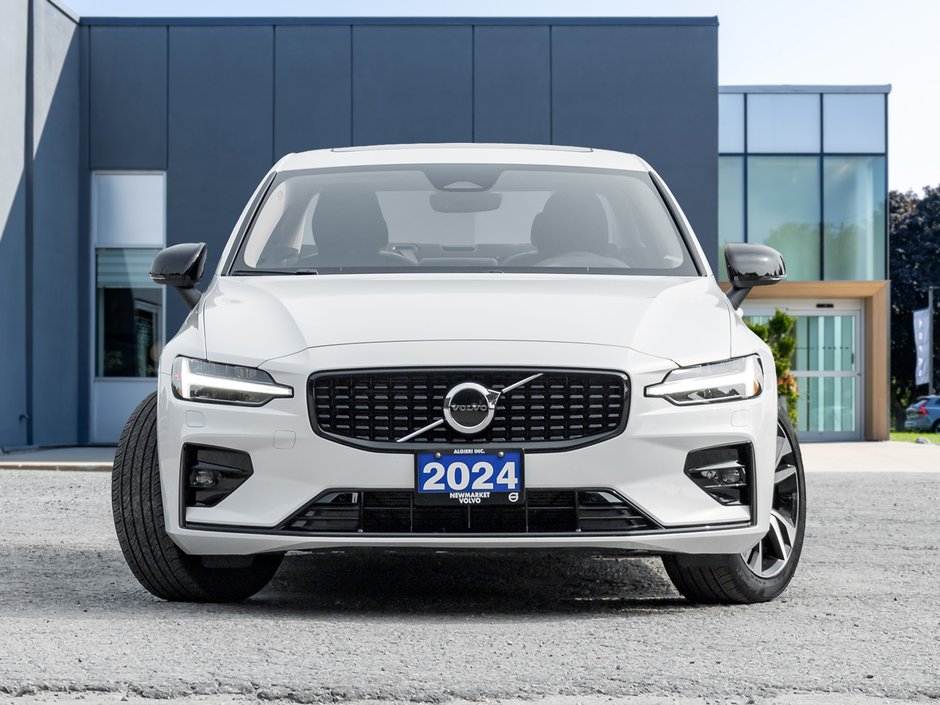 2024 Volvo S60 B5 AWD Core Dark Theme  19 ALLOY WHEEL  VOLVO CPO-1