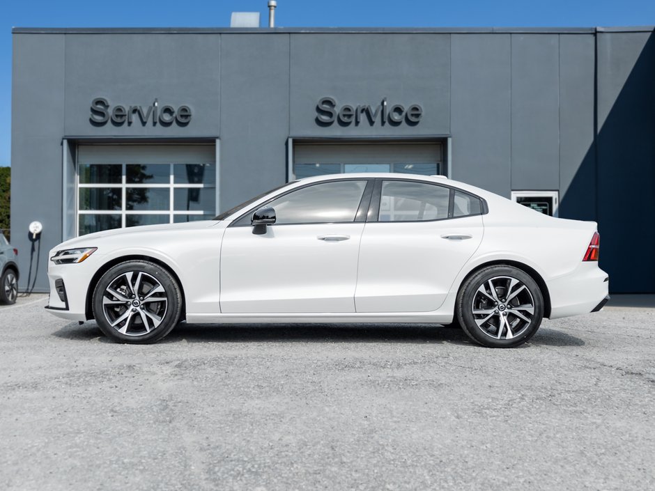 2024 Volvo S60 B5 AWD Core Dark Theme  19 ALLOY WHEEL  VOLVO CPO-2