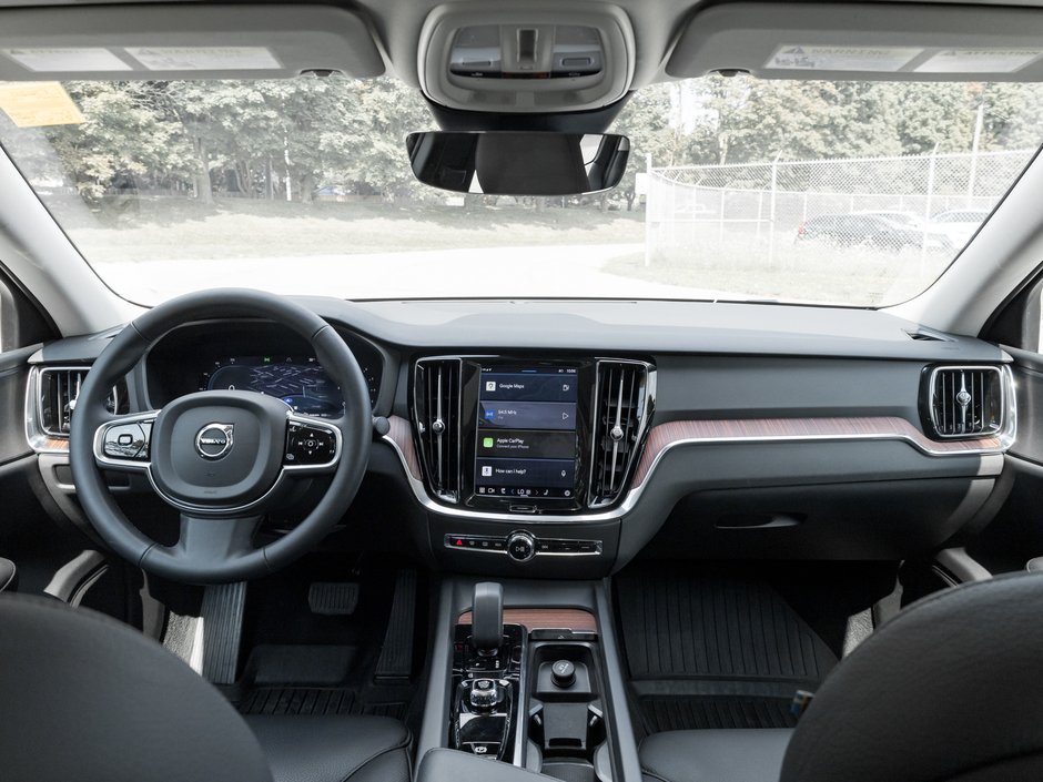 2024 Volvo S60 B5 AWD Plus Dark Theme-26