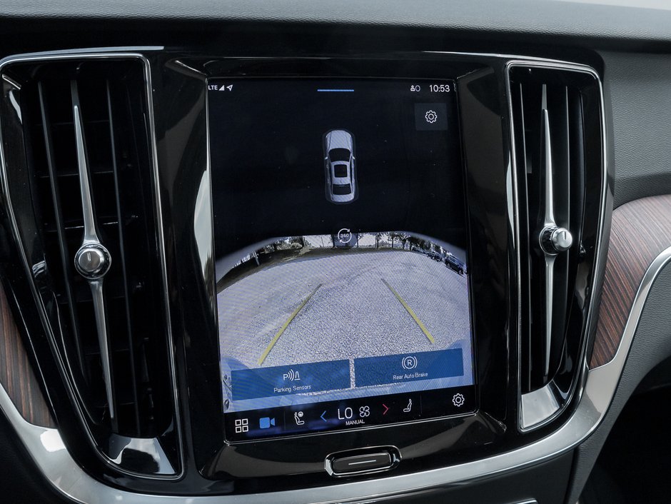 2024 Volvo S60 B5 AWD Plus Dark Theme-12