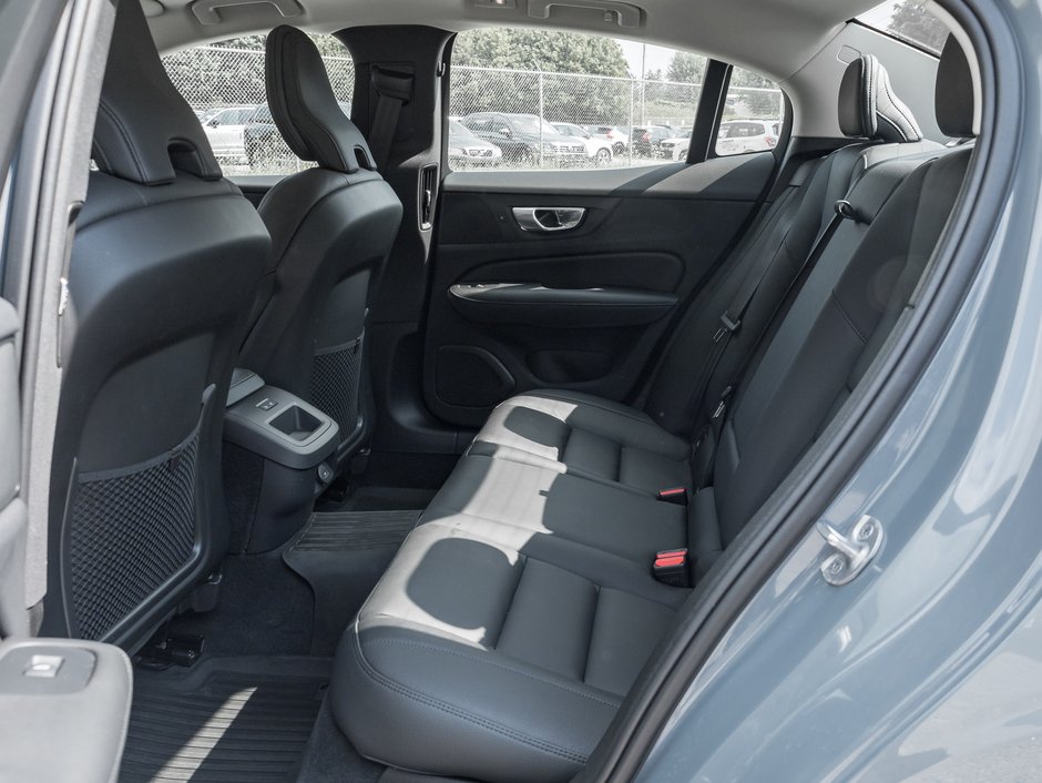 2024 Volvo S60 B5 AWD Plus Dark Theme-24
