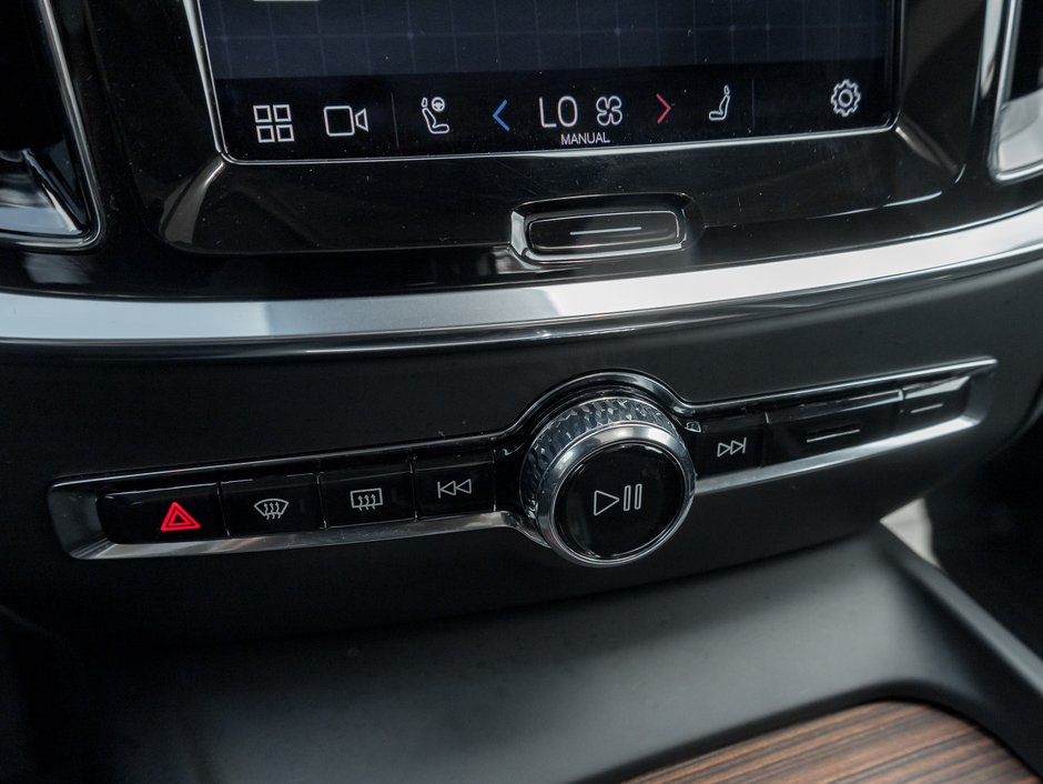 2024 Volvo S60 B5 AWD Plus Dark Theme-19