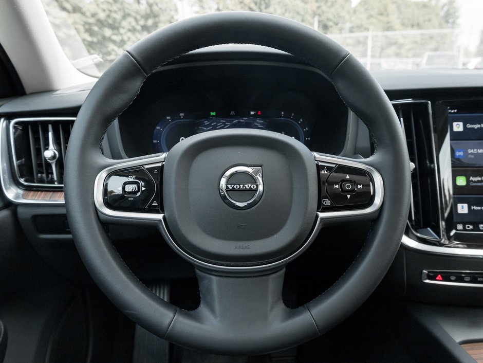 2024 Volvo S60 B5 AWD Plus Dark Theme-7