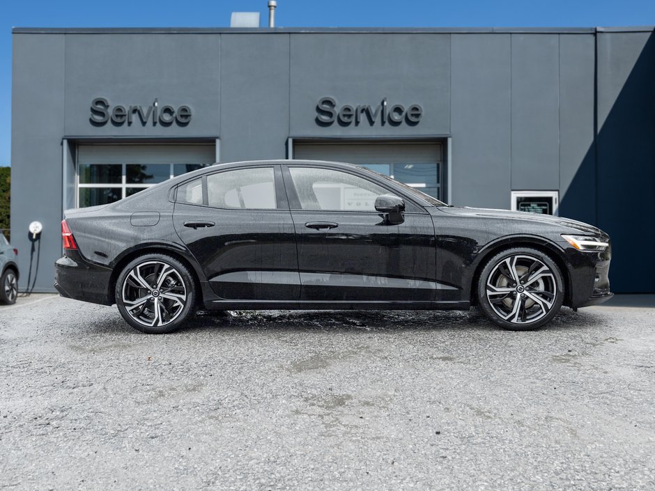 2024 Volvo S60 B5 AWD Plus Dark Theme  19 ALLOY WHEEL  CPO-4
