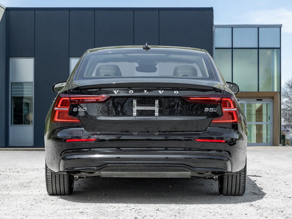 Volvo S60 B5 AWD Plus Dark Theme 2024-5