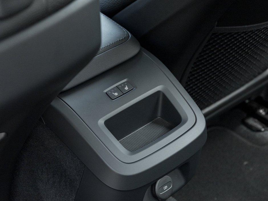 Volvo S60 B5 AWD Plus Dark Theme 2024-26