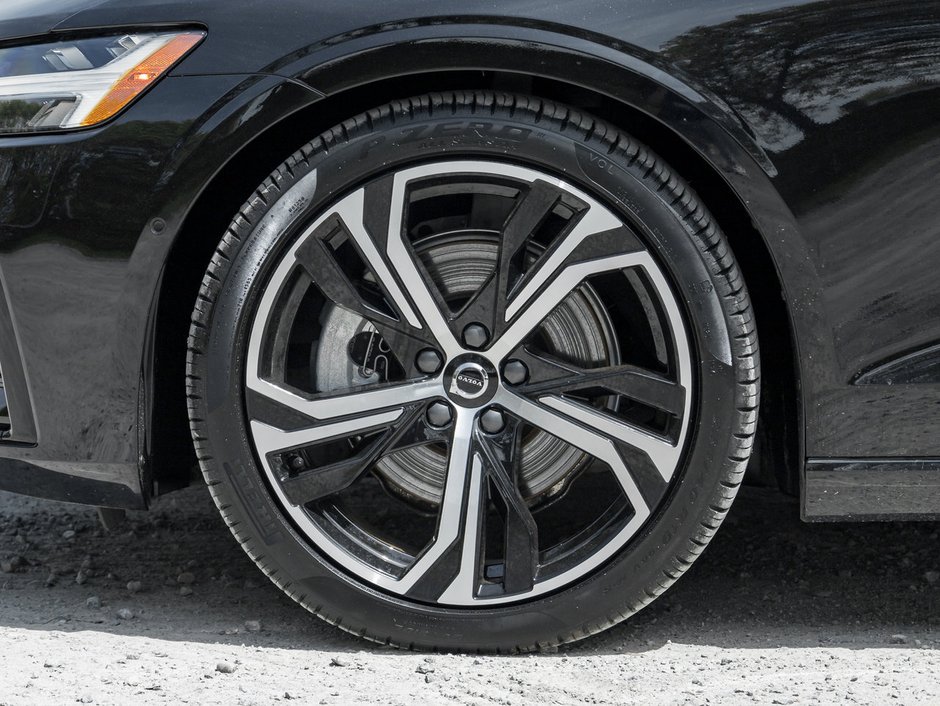 Volvo S60 B5 AWD Plus Dark Theme 2024-3