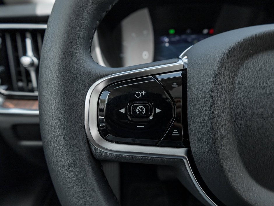 Volvo S60 B5 AWD Plus Dark Theme 2024-8
