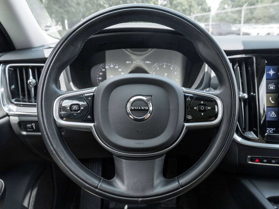 Volvo V60 Cross Country OFF LEASE  ONE OWNER  WELL EQUIPPED  VOLVO CPO 2022-7