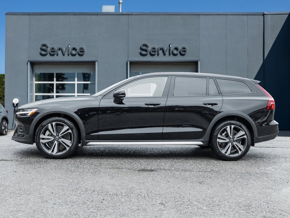 2025 Volvo V60 Cross Country B5 AWD Ultra  B & WILKINS  POLESTAR   19 WHEEL-2