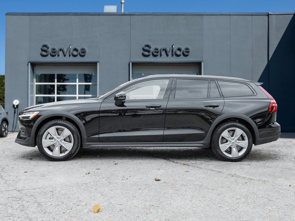 2025 Volvo V60 Cross Country B5 AWD STATION WAGON  VOLVO CPO  NEARLY NEW-2