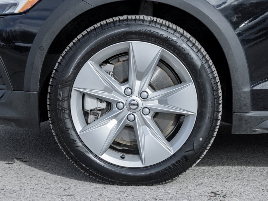 2025 Volvo V60 Cross Country B5 AWD Core  STATION WAGON  VOLVO CPO-3