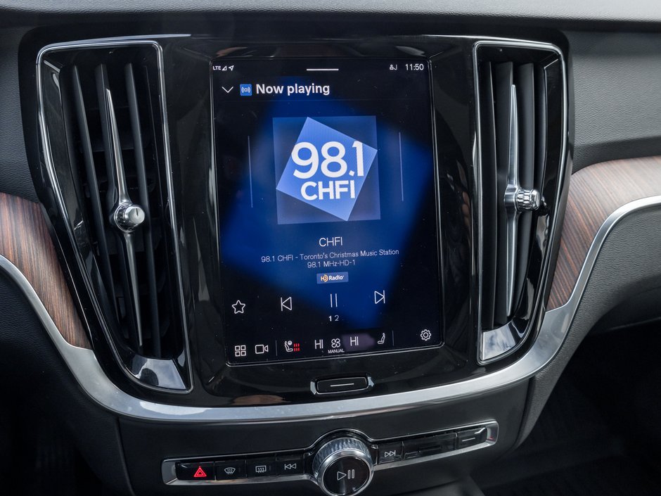 2025 Volvo V60 Cross Country B5 AWD Core  STATION WAGON  VOLVO CPO-17