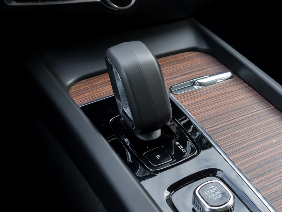 2025 Volvo V60 Cross Country B5 AWD Core  STATION WAGON  VOLVO CPO-14