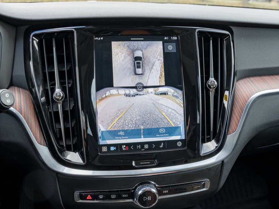 2025 Volvo V60 Cross Country B5 AWD Plus  19 ALLOY WHEELS  STATION WAGON-13