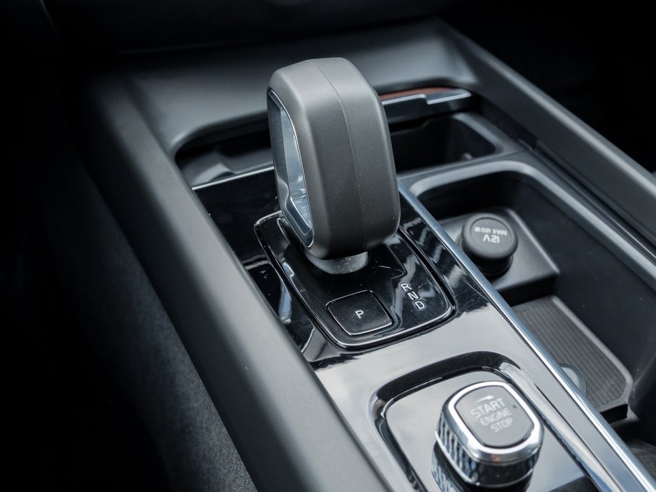 2025 Volvo V60 Cross Country B5 AWD Plus  19 ALLOY WHEELS  STATION WAGON-18