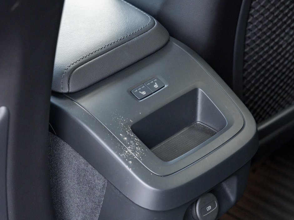 2025 Volvo V60 Cross Country B5 AWD Plus  19 ALLOY WHEELS  STATION WAGON-27