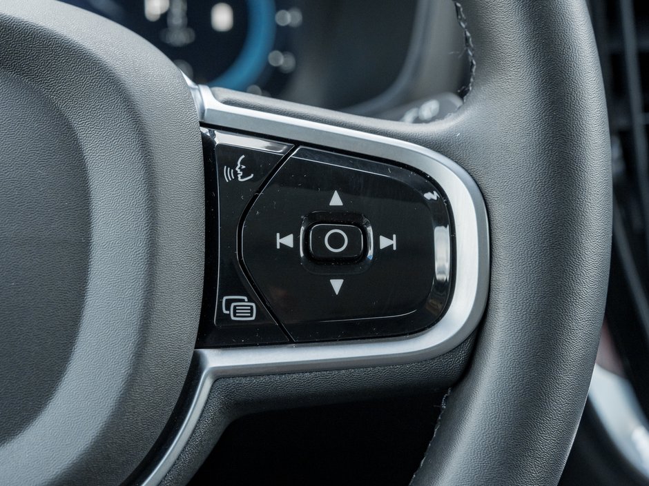 2025 Volvo V60 Cross Country B5 AWD Plus  19 ALLOY WHEELS  STATION WAGON-9