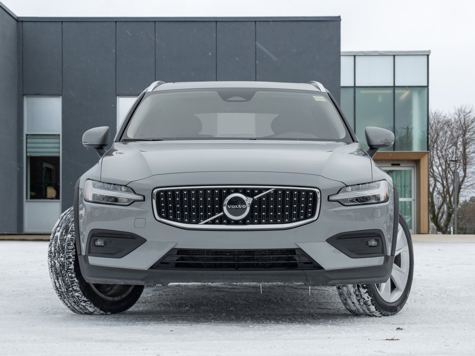 2025 Volvo V60 Cross Country B5 AWD Core  NEARLY NEW  STATION WAGON  VOLVO CPO-1