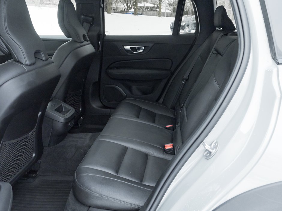 2025 Volvo V60 Cross Country B5 AWD Core  NEARLY NEW  STATION WAGON  VOLVO CPO-22