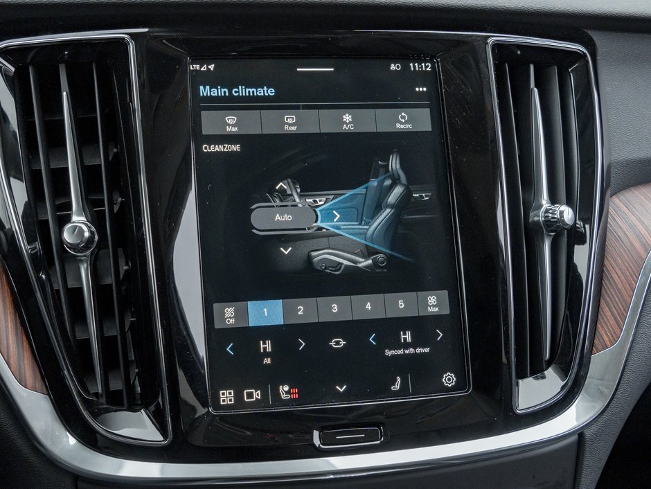 Volvo V60 Cross Country B5 AWD Core  18 ALLOY WHEELS  STATION WAGON  CPO 2025-17