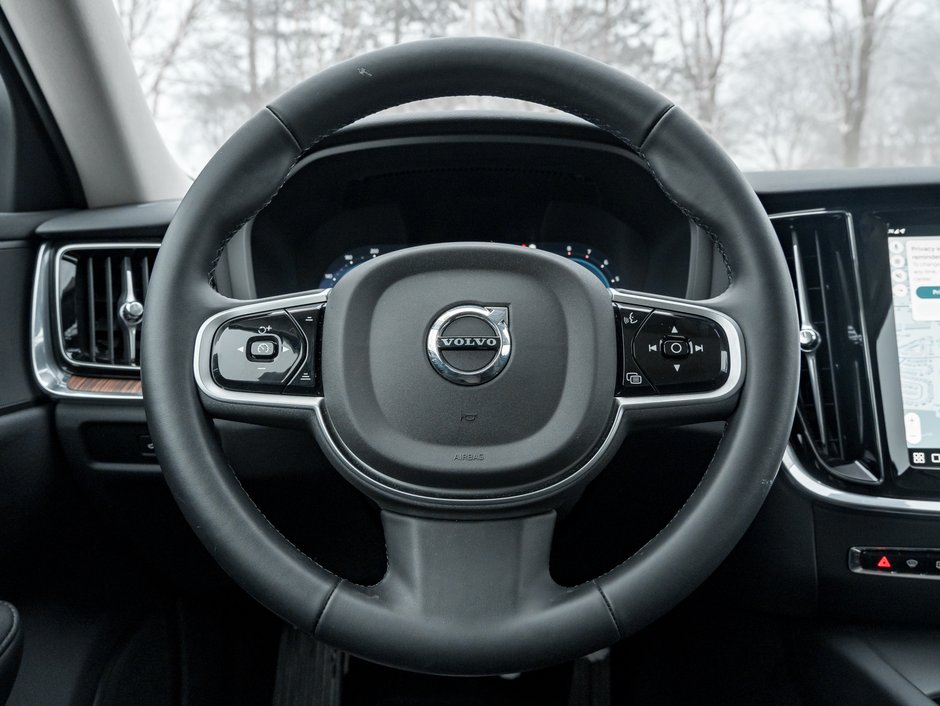 Volvo V60 Cross Country B5 AWD Core  LOW KM  NEARLY NEW  VOLVO CPO 2025-7