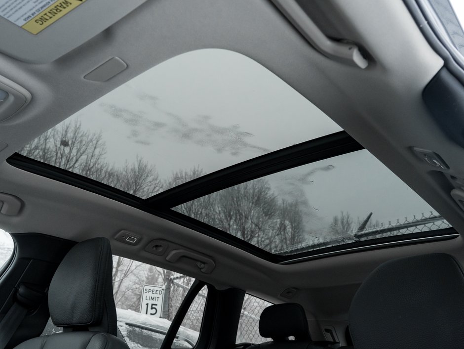 Volvo V60 Cross Country B5 AWD Core  LOW KM  NEARLY NEW  VOLVO CPO 2025-18