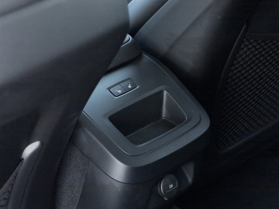 Volvo V60 Cross Country B5 AWD PLUS  ISD 5th Aug 2025  CPO RATE FROM 3.49% 2025-23