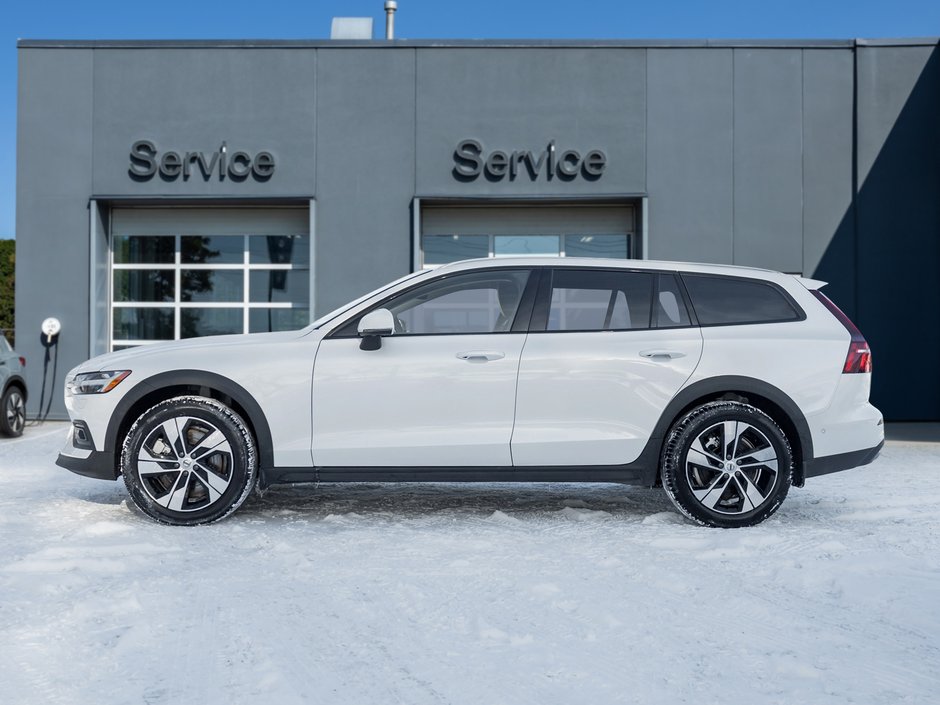 Volvo V60 Cross Country B5 AWD PLUS  ISD 5th Aug 2025  CPO RATE FROM 3.49% 2025-2