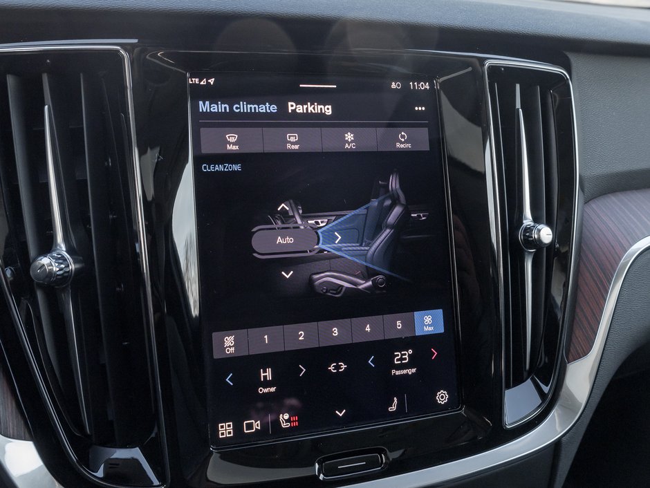 Volvo V60 Cross Country B5 AWD PLUS  ISD 5th Aug 2025  CPO RATE FROM 3.49% 2025-18