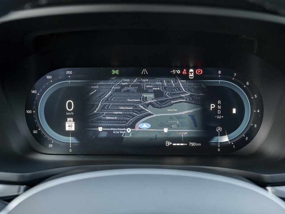 Volvo V60 Cross Country B5 AWD PLUS  19 ALLOY WHEELS  CLIMATE PACK  CPO 2025-9