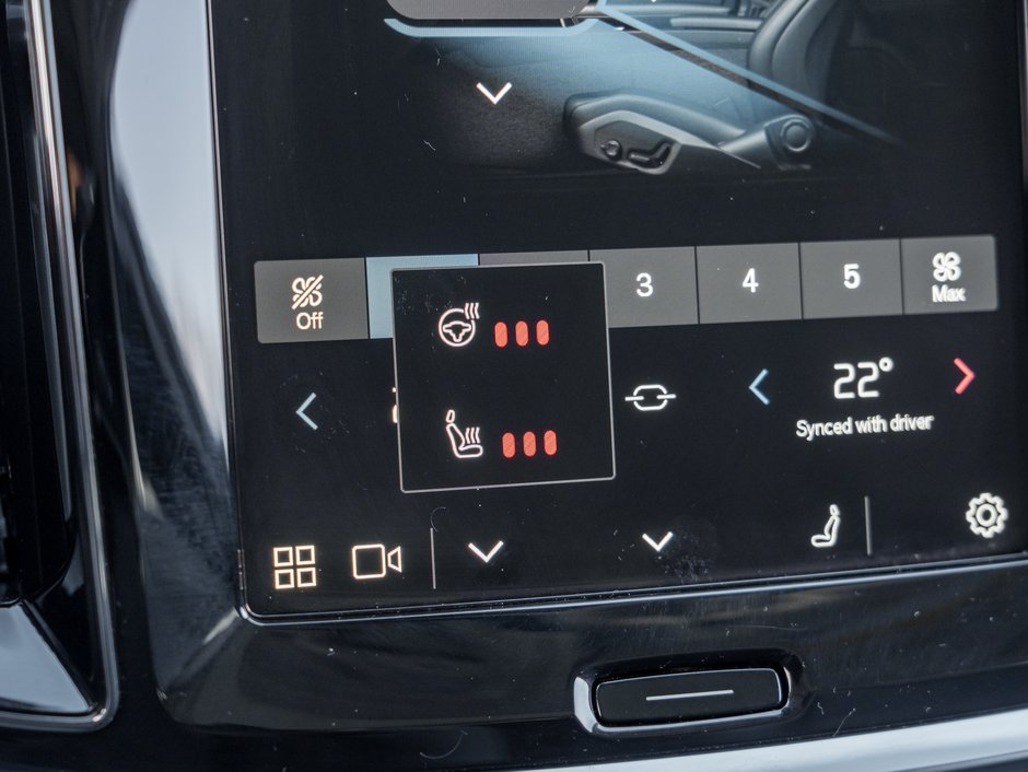 Volvo V60 Cross Country B5 AWD PLUS  19 ALLOY WHEELS  CLIMATE PACK  CPO 2025-18