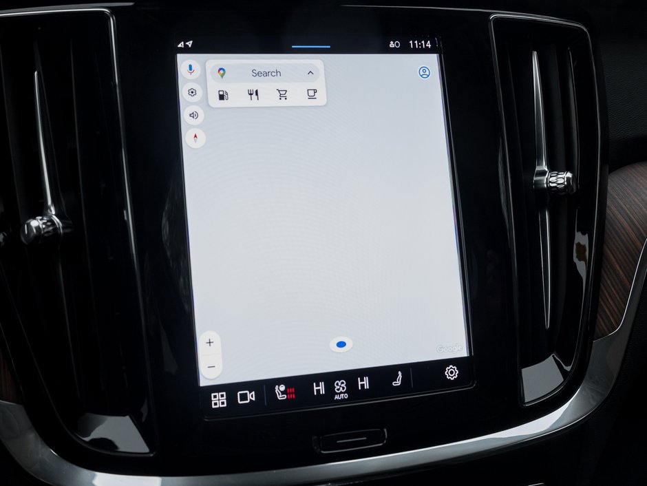 2025 Volvo V60 Cross Country B5 AWD Plus  19 ALLOY WHEELS  LOW KM  CPO-10