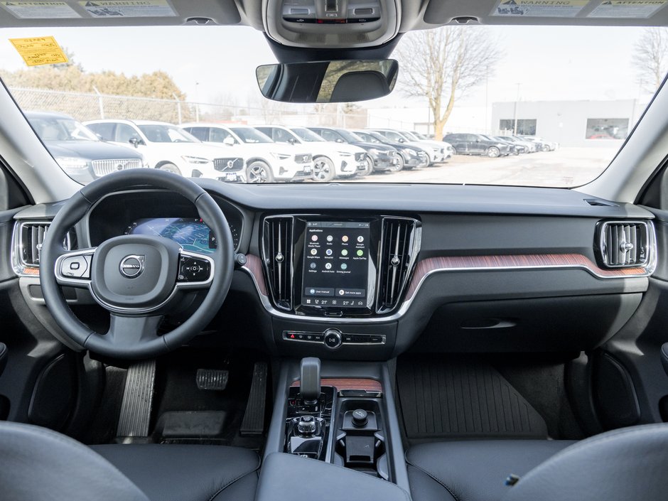 Volvo V60 Cross Country B5 AWD Core  LOW KM  NEARLY NEW  VOLVO CPO 2025-22