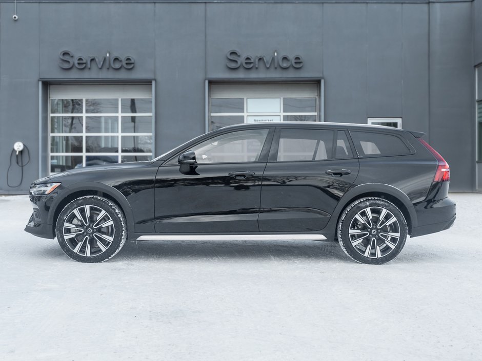 Volvo V60 Cross Country B5 AWD Ultra  NEARLY NEW  VOLVO CPO 2026-2