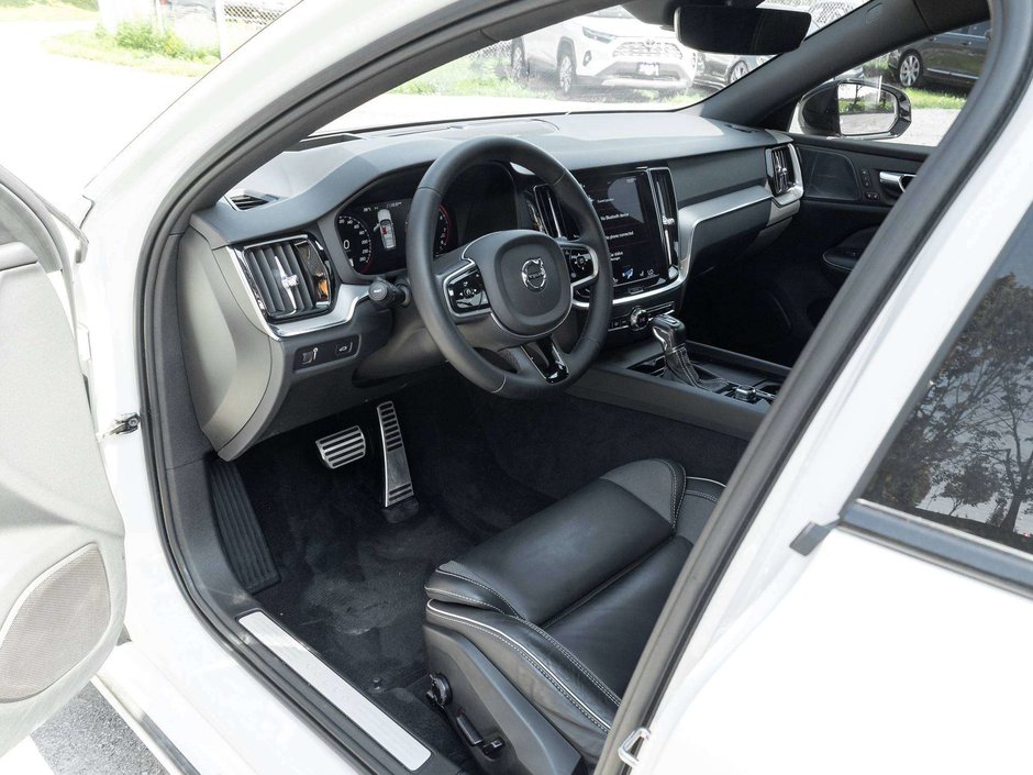2022 Volvo V60 R-Design  OFF LEASE  POLESTAR   CPO RATE fr 3.49%*-6