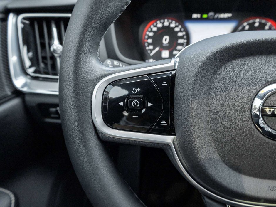 2022 Volvo V60 R-Design  OFF LEASE  POLESTAR   CPO RATE fr 3.49%*-9