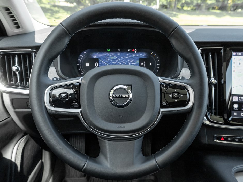 2025 Volvo V90 Cross Country B6 AWD PLUS  19 ALLOY WHEELS  CPO RATE fr 3.49%*-7