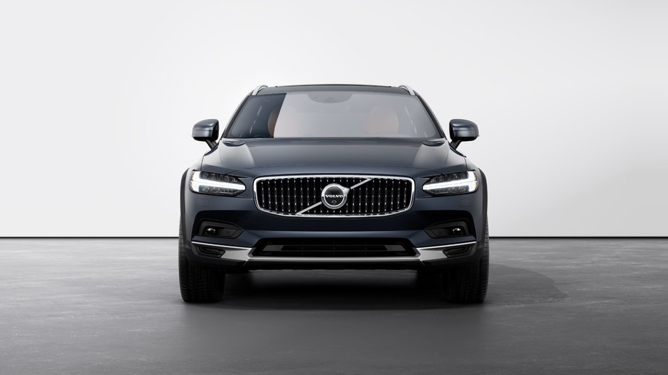 2026 Volvo V90 Cross Country B6 AWD Ultra-2