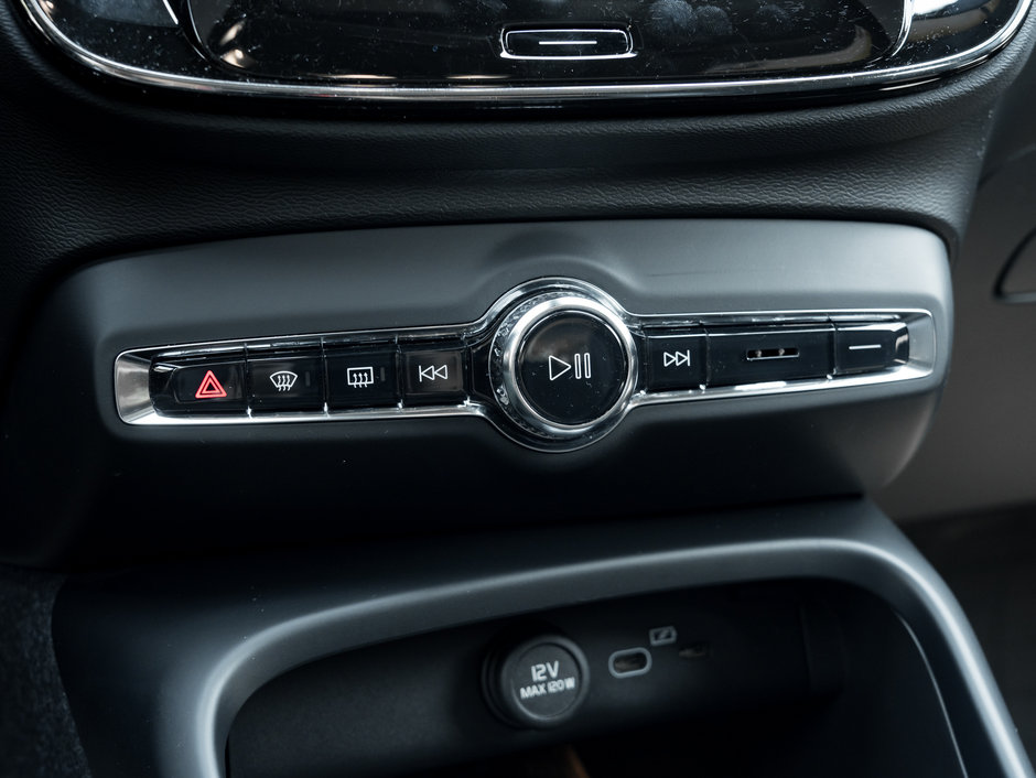 2022 Volvo XC40 Recharge Pure Electric P8 eAWD Ultimate   FULLY EQUIPPED  CPO  ONE OWNER-18