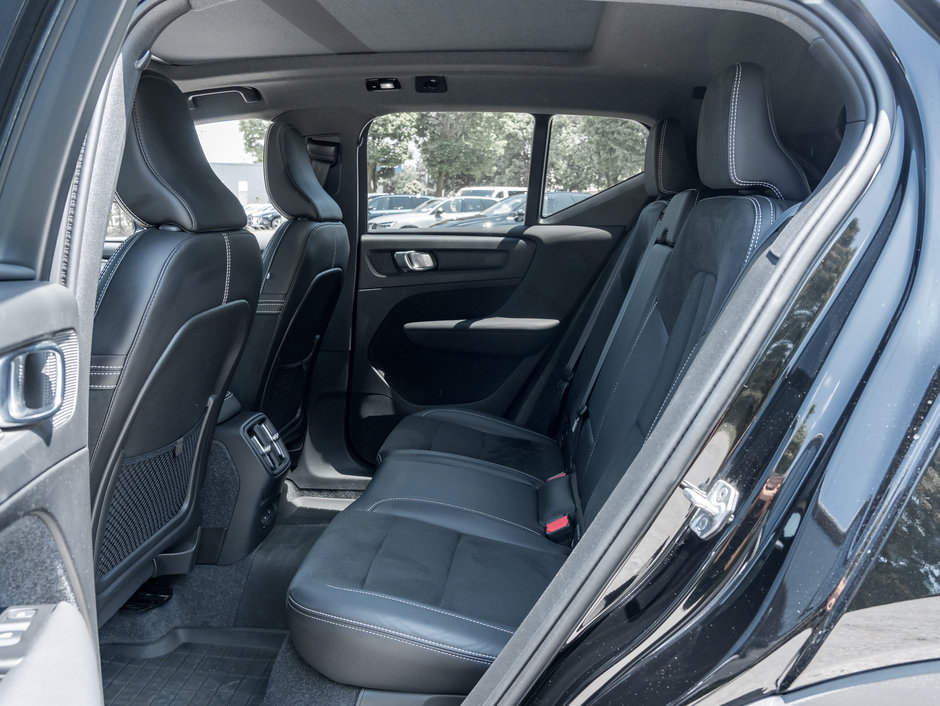2022 Volvo XC40 Recharge Pure Electric P8 eAWD Ultimate   FULLY EQUIPPED  CPO  ONE OWNER-24