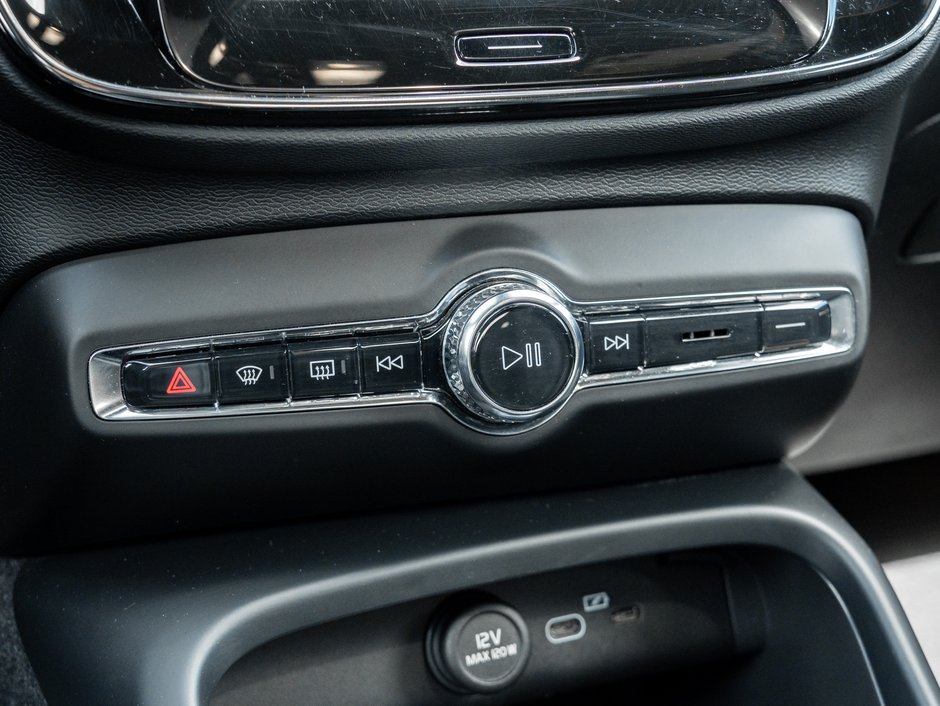 Volvo XC40 Recharge Pure Electric P8 eAWD ULTIMATE  3.49%* UP TO 84 MONTH  CPO 2022-19