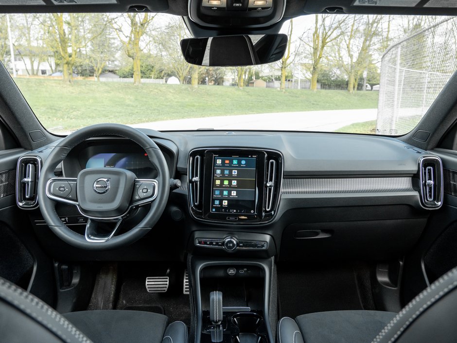 Volvo XC40 Recharge Pure Electric P8 eAWD ULTIMATE  3.49%* UP TO 84 MONTH  CPO 2022-26