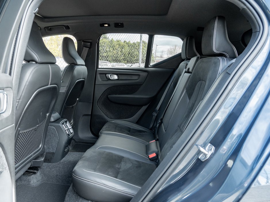 Volvo XC40 Recharge Pure Electric P8 eAWD ULTIMATE  3.49%* UP TO 84 MONTH  CPO 2022-24